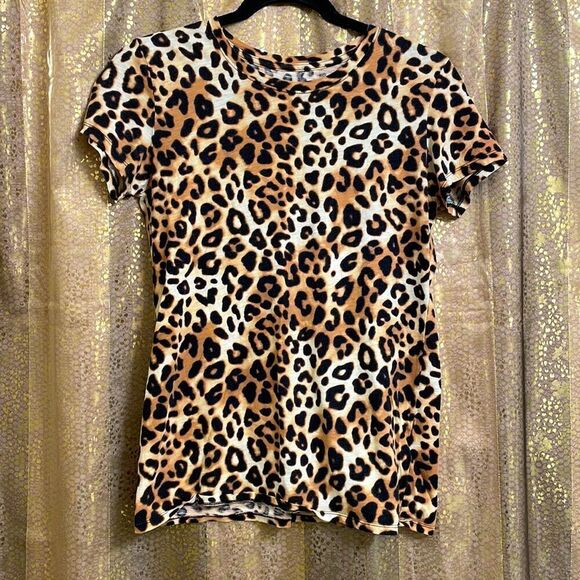 PINK Victoria’s Secret cheetah/leopard print crew neck t-shirt, XS - Picture 1 of 4